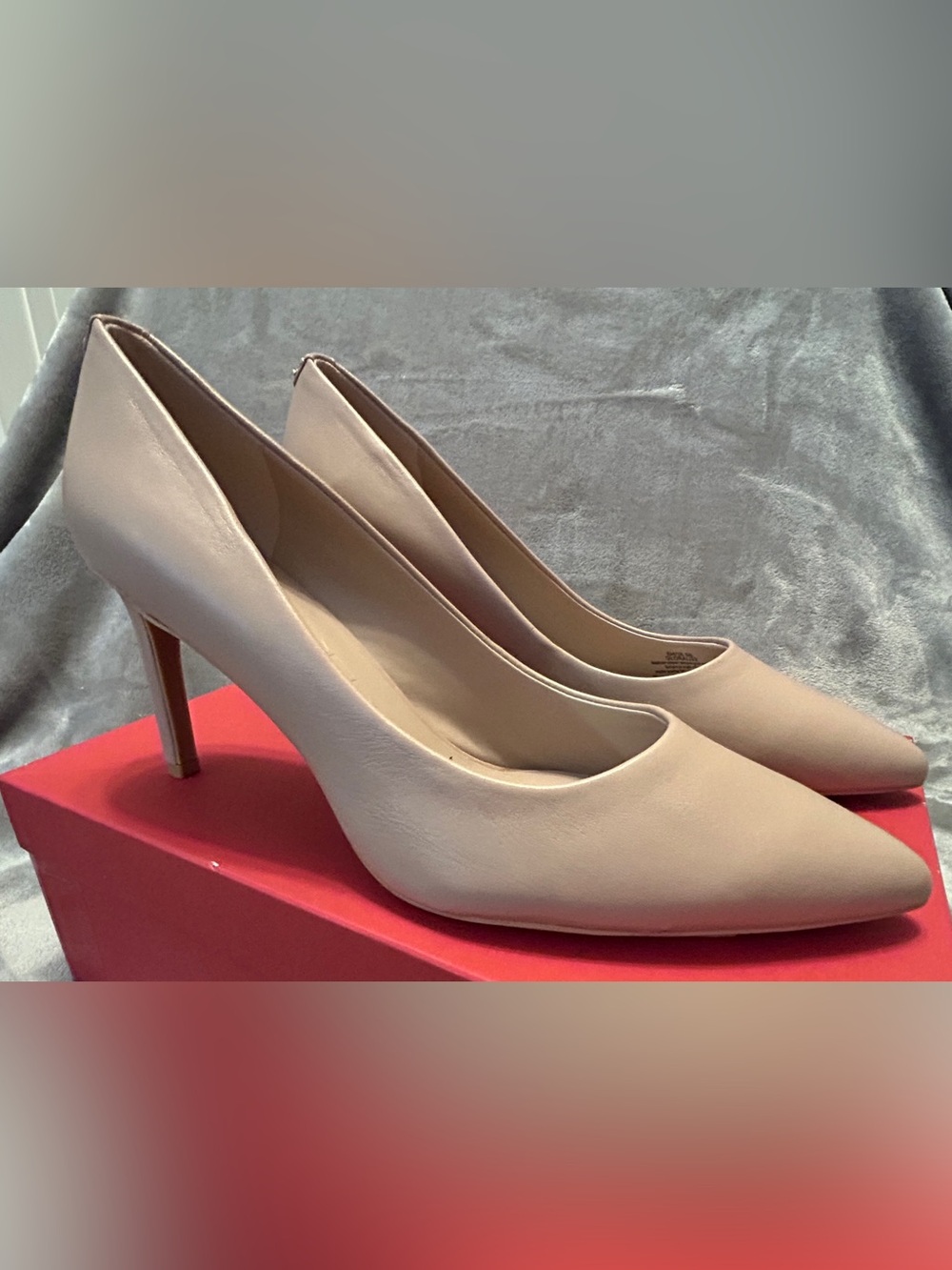 Karl Lagerfeld Paris - Glora Classic Women's Nude Leather Pumps